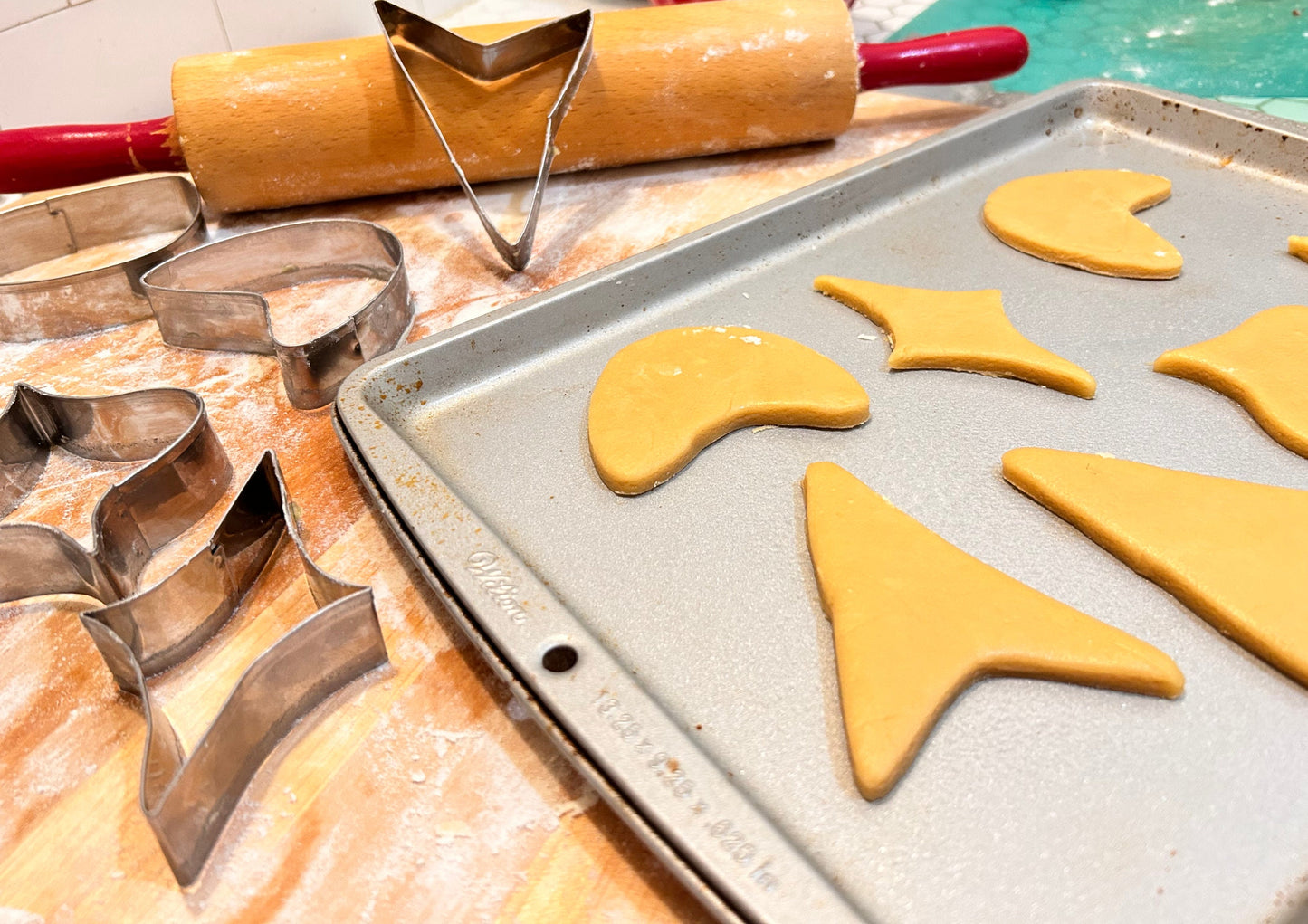 5 Piece Retro Cookie Cutter Set 50s Kitchen Mid Century Modern MCM Stainless Steel