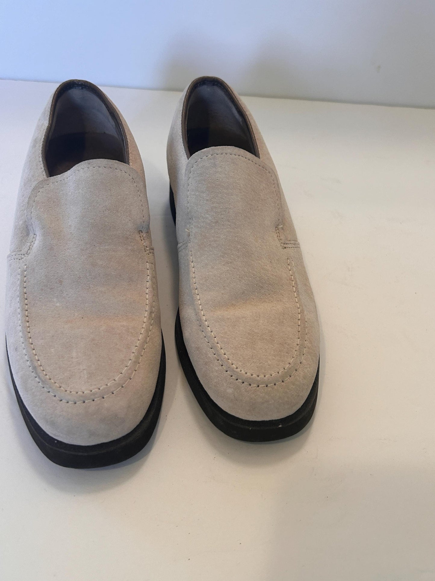 Hush Puppies Slip on Loafer Women Shoe Size 7 Beige Suede leather NEW